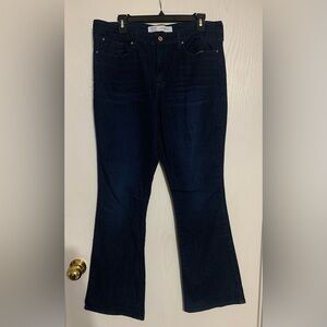 Signature Levi Strauss Mid Rise Bootcut Jeans